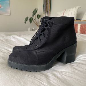 Vagabond lace up platform boots size 40